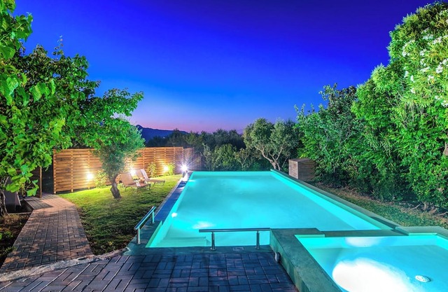 Splendid Villa Chania: 5' to Beach/Private Pool/Playground/BBQ Area