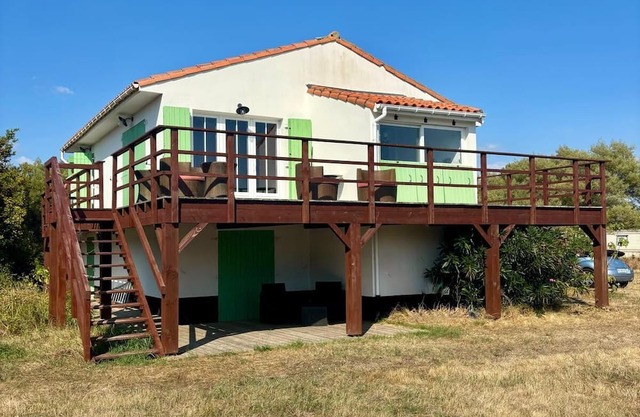 House in the heart of the oyster farm