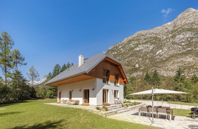 Soca Valley, Wonderful new house