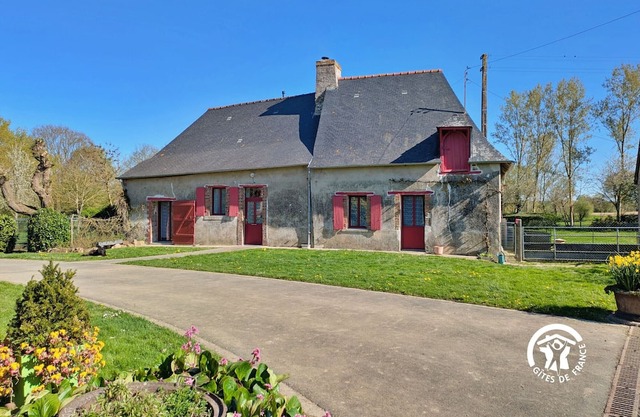 Comfortable cottage for 6 with spacious terrace