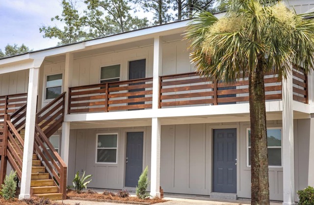 Pines at Five Furnished Corporate Rentals