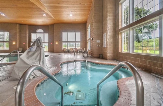 Double Island Escape | 2 Cozy Units w/ Pool, Gym, & Golf Access | Free Parking!