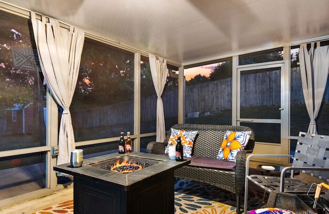 Crestview Family Home w/ Games & Porch