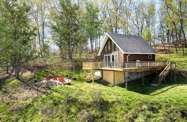 Picturesque Chalet-Style Cabin with Hot Tub, Minutes From the Shenandoah in Hardy County, West Virginia