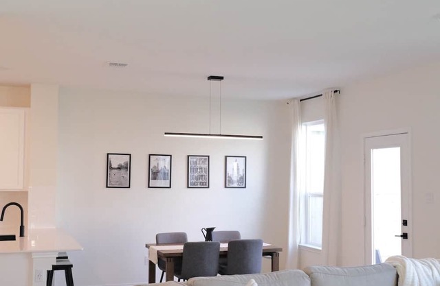 Manor Vacation Rental w/ Yard: 15 Miles to Austin!