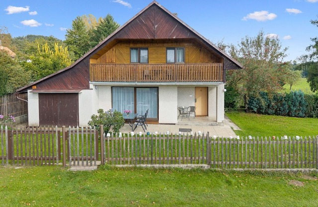 Stunning private villa for 6 guests with WIFI, balcony and pets allowed