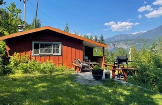 Bungalow Cabin at Paradise Hills