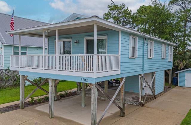 Bear Point Bayview Cottage