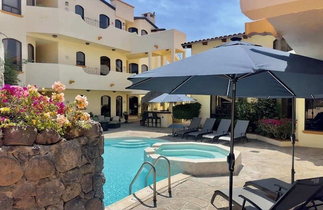 Puerto Nuevo Surf Casita las Palmas 1 BR with pool