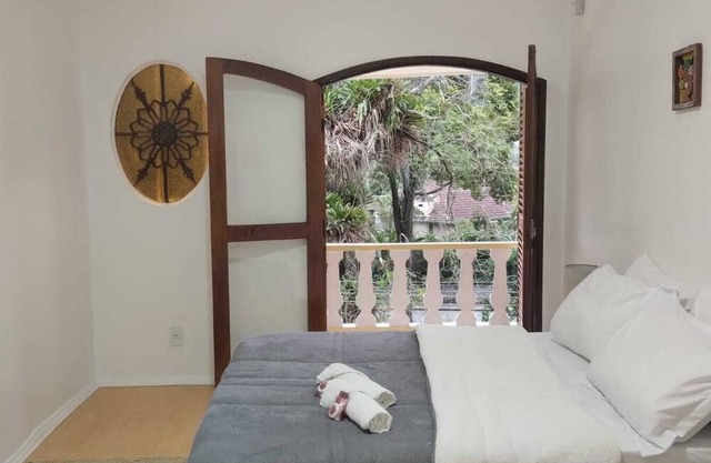 Romantic Suite with balcony view in the Historic Center of Petrópolis