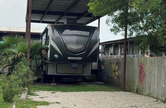 2-bedroom RV in fantastic Port O'Connor TX with AC