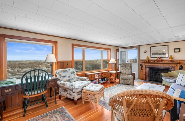 Dog-friendly oceanfront 3-Bedroom Cottage with AC and Stunning Views