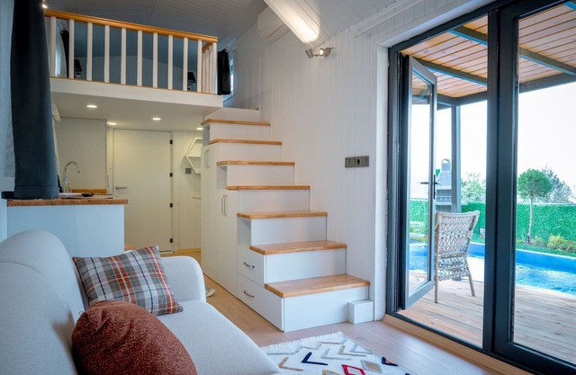 Heated (Private) Pool - Lake View - Sheltered 3 Person Tiny House