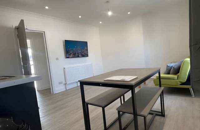 Modern Flat in PE1 City Centre