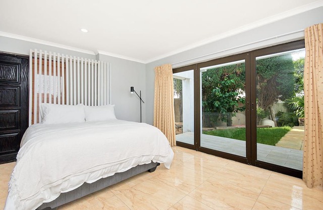 Cosy, Private Johannesburg Getaway Near Gold Reef City, FNB Stadium and NASREC.