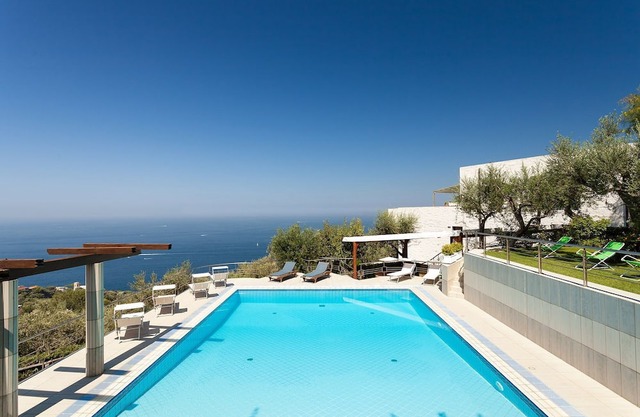 Villa in Massa Lubrense mit 12 Schlafzimmern 24 Schlafplätzen
