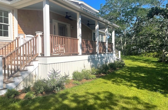 Lovely peaceful MV 3-bedroom island home, sleeps 12, with air and comm. pool.