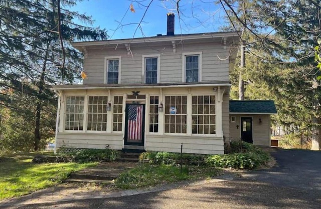 4 br /2 bath waterfront home near tournaments