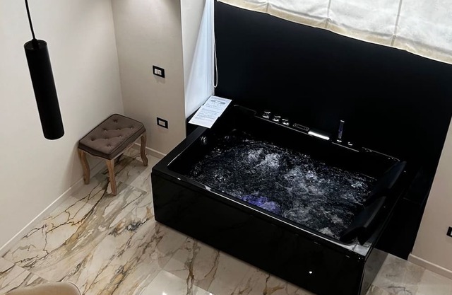 Suite Visconti con vasca idromassaggio nel Centro Storico di Pulsano