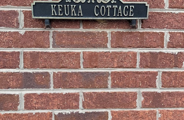 Cottage with lake view at the heart of Seneca lake
