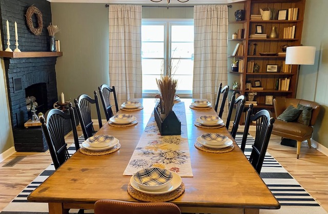 3-Bdrm Farmhouse w/Great Mountain Views