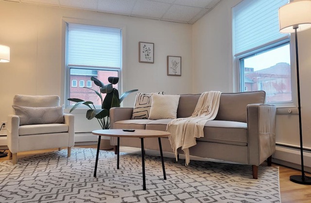 Newly Refreshed 3bd Spacious Unit Minutes from 290
