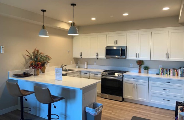 Chic 1-bedroom corporate apartment with WiFi, AC in brilliant Poway
