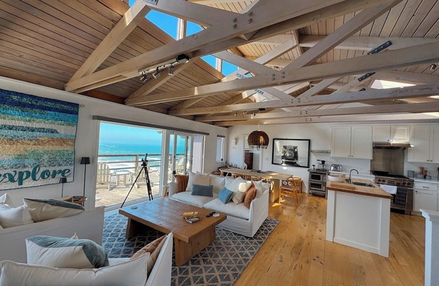 Breathtaking Ocean View Mendocino Getaway