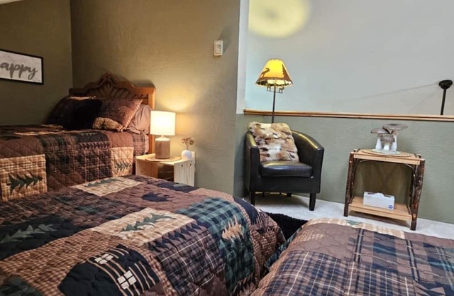 Cozy 2-bedroom condo in lovely Hidden Valley with WiFi