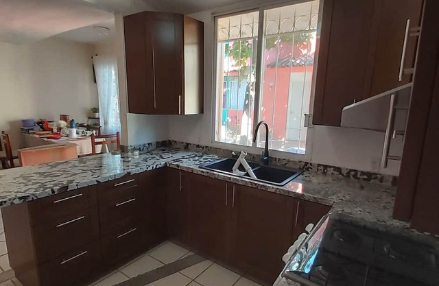 Spacious 4-bedroom townhome with AC "master bedroom only" in San Vicente
