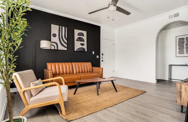 2BR by Stadium Pool, Parking, Gym 10