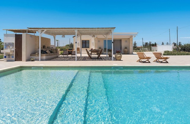 Villa in Pachino mit 2 Schlafzimmern 4 Schlafplätzen