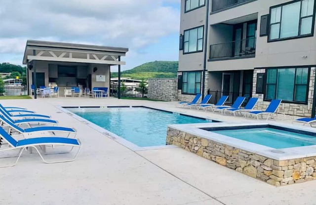 The Oasis: Condo w/ Pool, Hot Tub, Workout Room