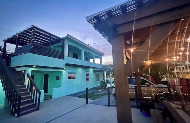 Ocean Front Apt #2 with WiFi, Air Conditioning, Smart TV - Steps from the Beach
