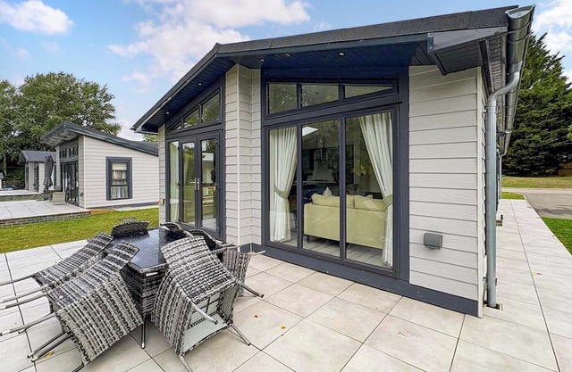 3 Schlafzimmer Unterkunft in Faringdon