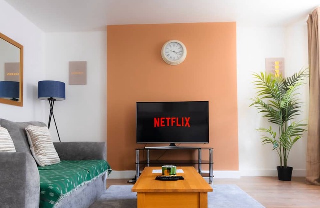 Minehead Suites | 2 Bed Apartment | Sleeps 5