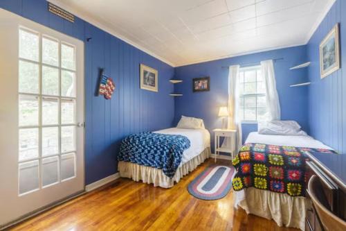 American Room At Cozy Homeva