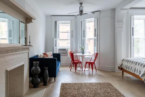 Lovely 2 Queen Bed Suite w Bath in Bed-Stuy, BK