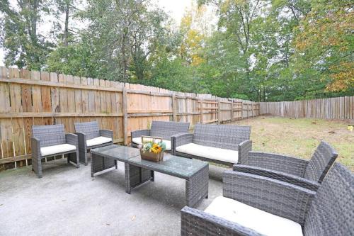 Luxury 3BR, 2BA: Golf & Shopping