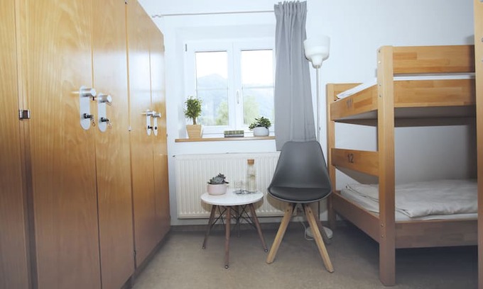 Kochel am See Bed & Breakfast | Bett im 6-Bett-Zimmer at Berg Blick Hostel