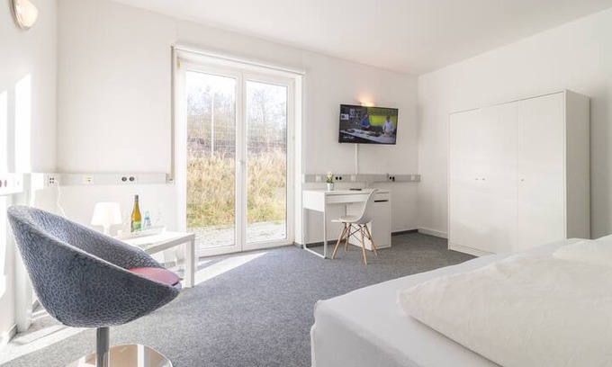 Woerrstadt Bed & Breakfast | B&B Budget-Doppelzimmer Nr. 11 / Gemeinschaftsbad