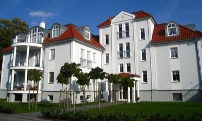 Kuehlungsborn Wohnung | Luxus-Ferienwohnung im "Strandpalais"