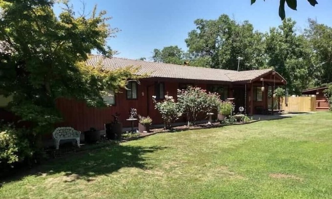 Los Molinos Haus | The Orchard House