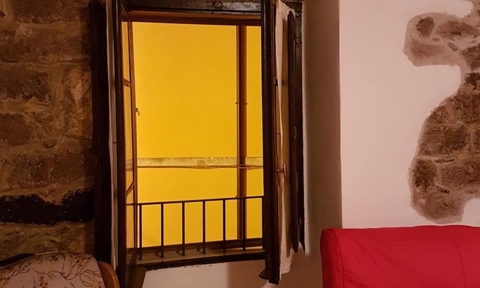 Villanova Monteleone Haus | Rooms with private bathrooms in the historic center just a short walk from the bus stop