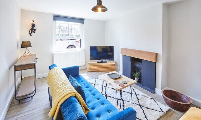 Stokesley Haus | Host & Stay | 2 College Square