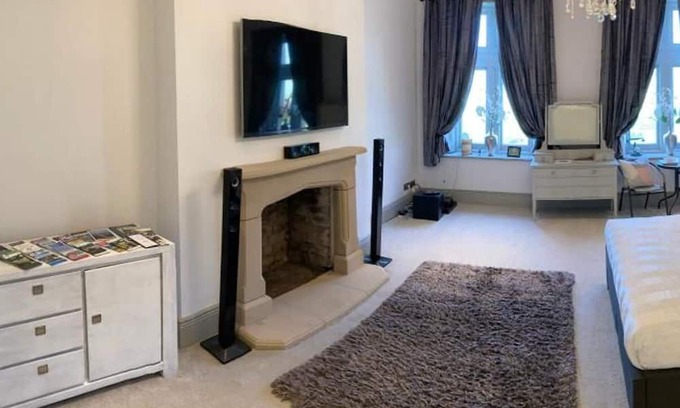 Trawscoed Haus | Trawscoed Mansion,central Wing