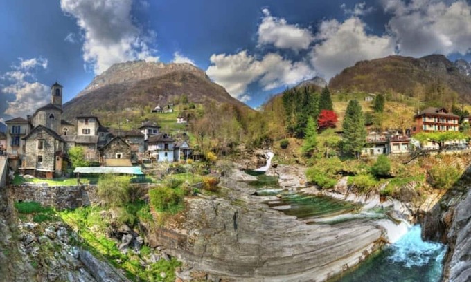 Brissago Wohnung | In the middle of the historic old town with a dream view of Lake Maggiore