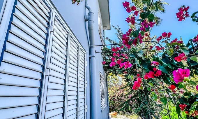 Edremit Haus | Duplex Villa w Private Beach and Garden in Kyrenia