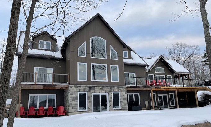 Greater Madawaska Hütte | Barrett Chute Cottage and Ski Chalet - 5 mins from Calabogie Peaks
