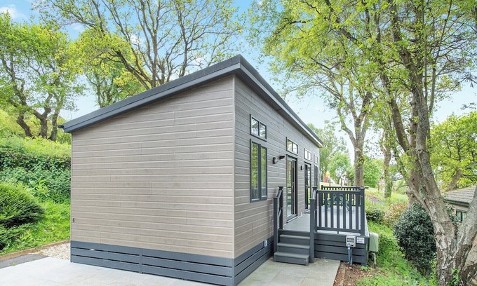 Bridport Kabine | 3 bedroom accommodation in Charmouth